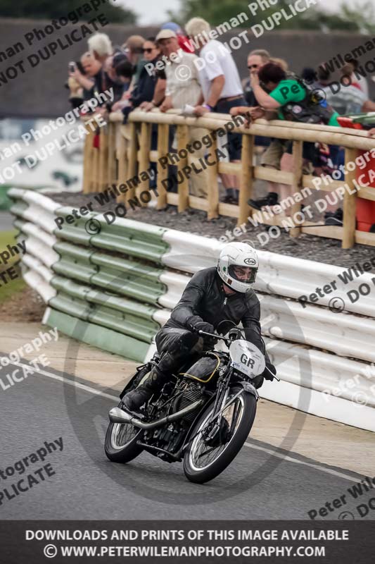 Vintage motorcycle club;eventdigitalimages;mallory park;mallory park trackday photographs;no limits trackdays;peter wileman photography;trackday digital images;trackday photos;vmcc festival 1000 bikes photographs